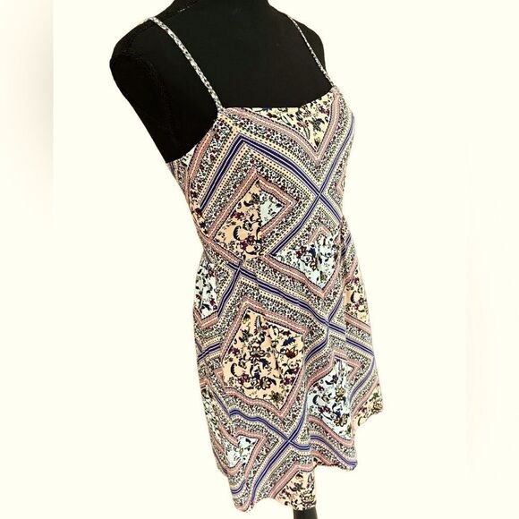 Divided Multicolor Patterned Dress - Picture 5 of 7